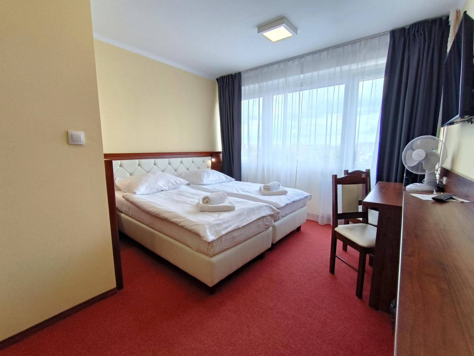 Hotel Sill Kielce Dış mekan fotoğraf