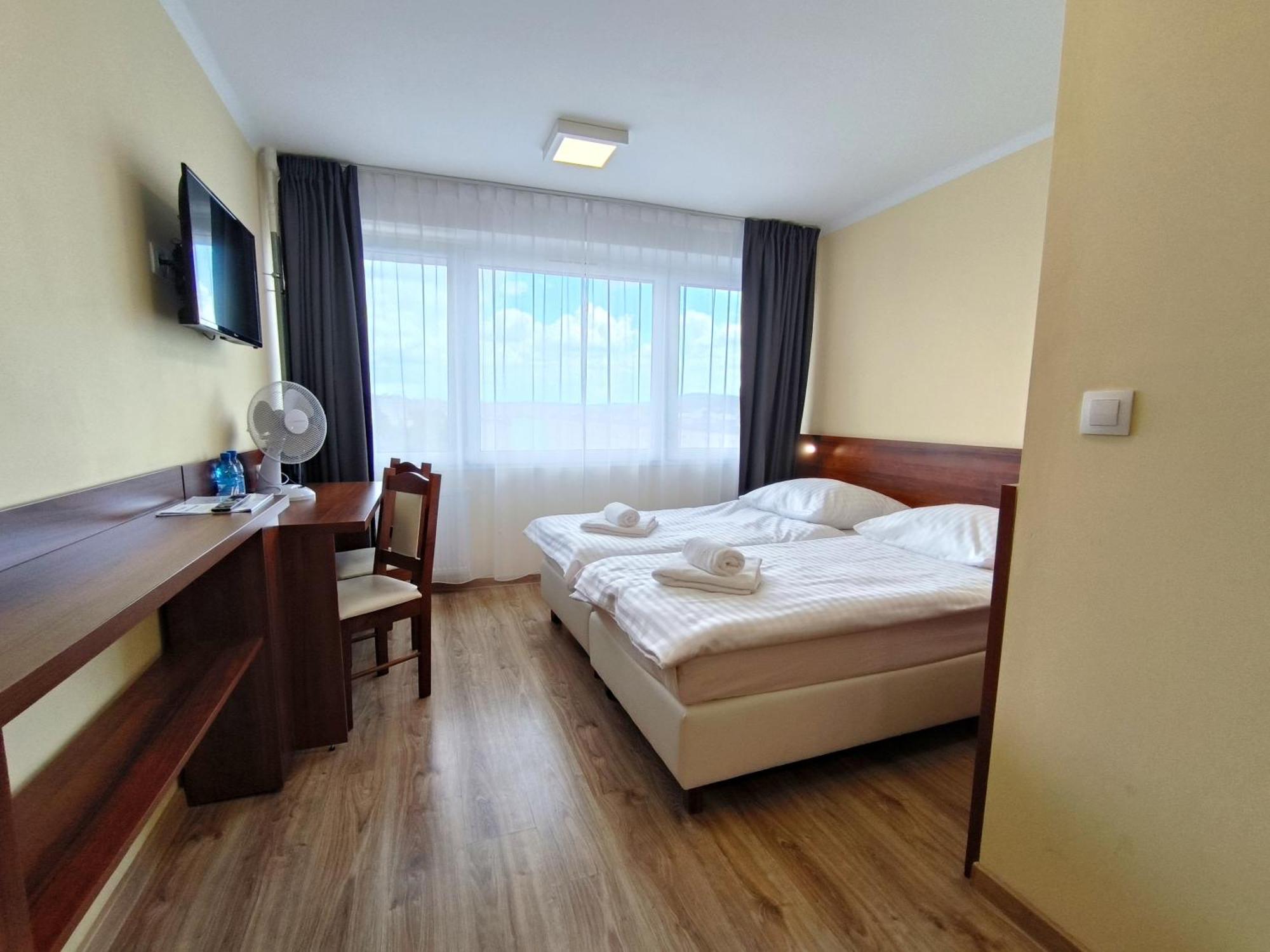 Hotel Sill Kielce Dış mekan fotoğraf